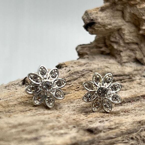 Kawaii Floral Post Swarovski Crystals Statement Earrings - Picture 4 of 14